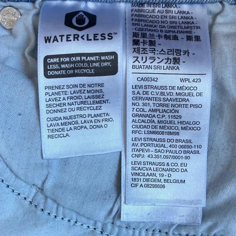 Levi’s 724 High Rise Straight Crop Women’s Jeans - Picture 3 of 7